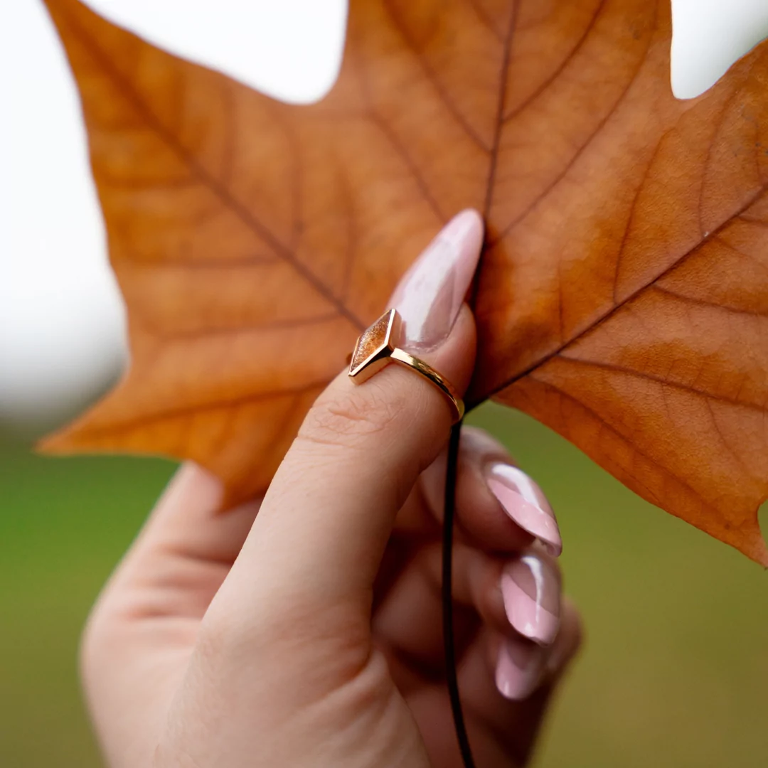 Złoty pierścionek z kamieniem słonecznym TP0200ZKS Złoty pierścionek z kamieniem słonecznym TP0200ZKS