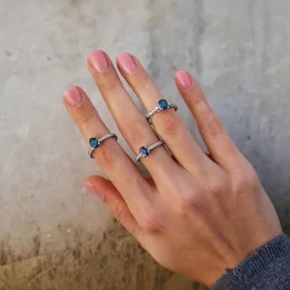 Pierścionek z białego złota z topazem London Blue i diamentami TP0028BLTZ