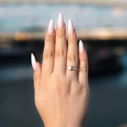 Pierścionek z różowego złota z moissanitami TP0150RMT