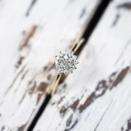Złoty pierścionek z diamentami Złoty pierścionek z diamentami