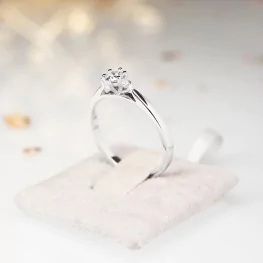 Pierścionek z białego złota z diamentami Pierścionek z białego złota z diamentami