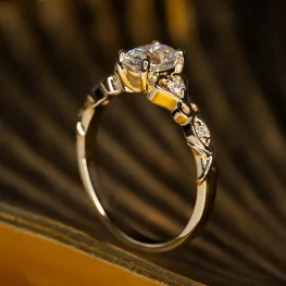 Złoty pierścionek z moissanitem i diamentami TP0028ZMT